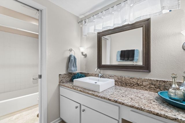 1556 Prairie Grove Drive, Houston, TX 77077