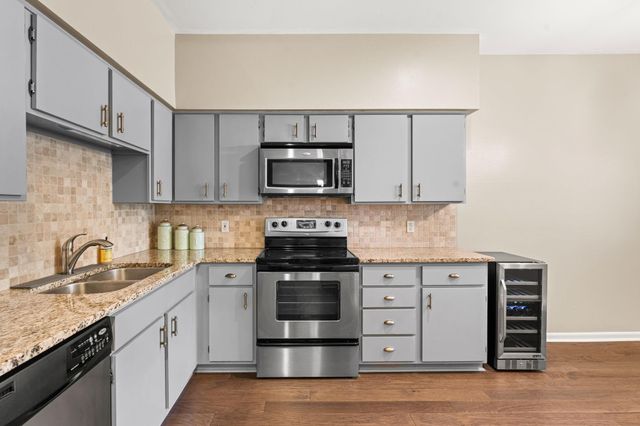 1556 Prairie Grove Drive, Houston, TX 77077