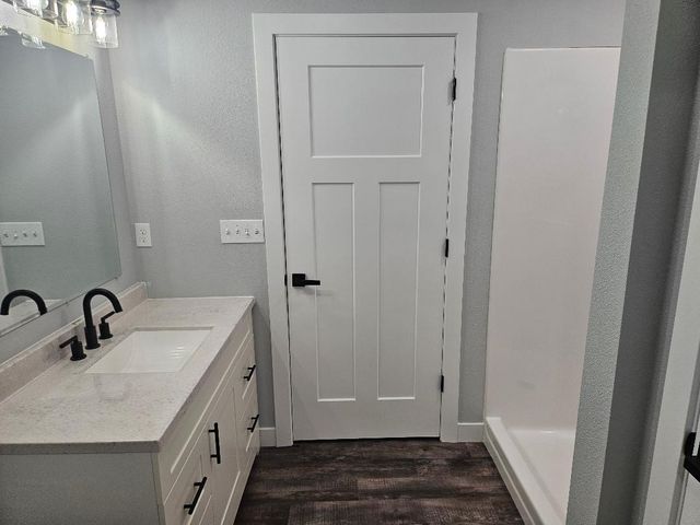 1407 13th Avenue, Belle Plaine, IA 52208