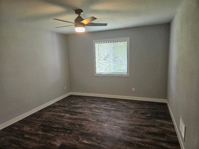 1407 13th Avenue, Belle Plaine, IA 52208