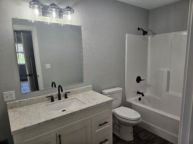 1407 13th Avenue, Belle Plaine, IA 52208