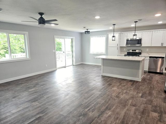 1407 13th Avenue, Belle Plaine, IA 52208