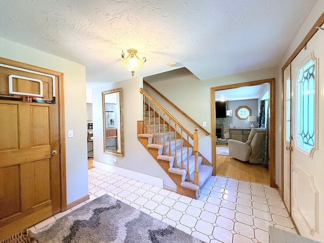 23 Bellstone Dr, Bellingham, MA 02019
