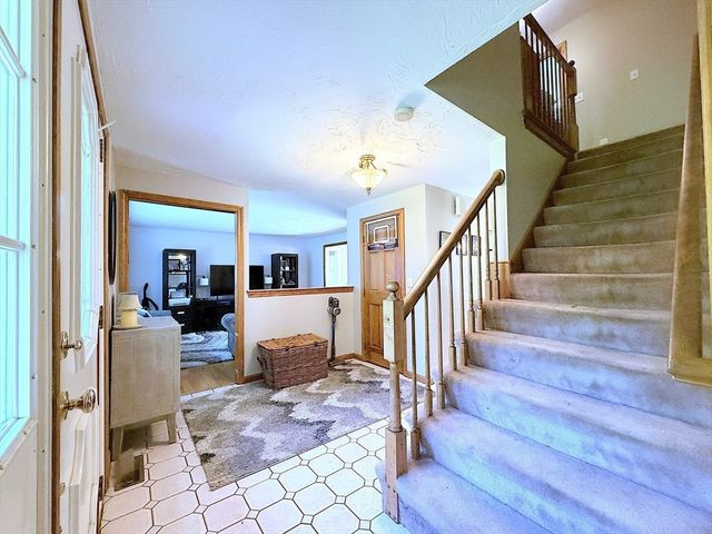 23 Bellstone Dr, Bellingham, MA 02019