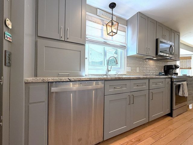 23 Bellstone Dr, Bellingham, MA 02019