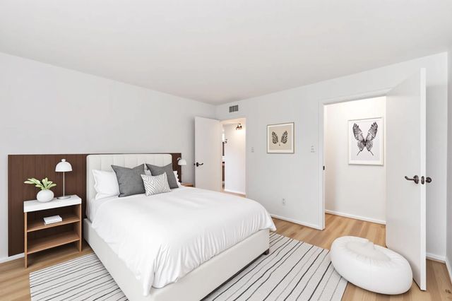 3015 Walnut Bend Lane 31, Houston, TX 77042