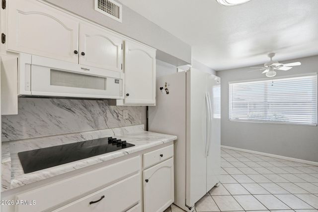 10734 W Saratoga Circle, Sun City, AZ 85351