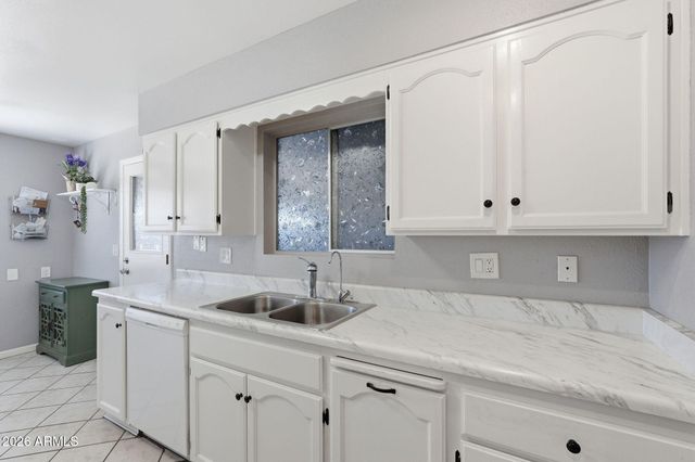 10734 W Saratoga Circle, Sun City, AZ 85351