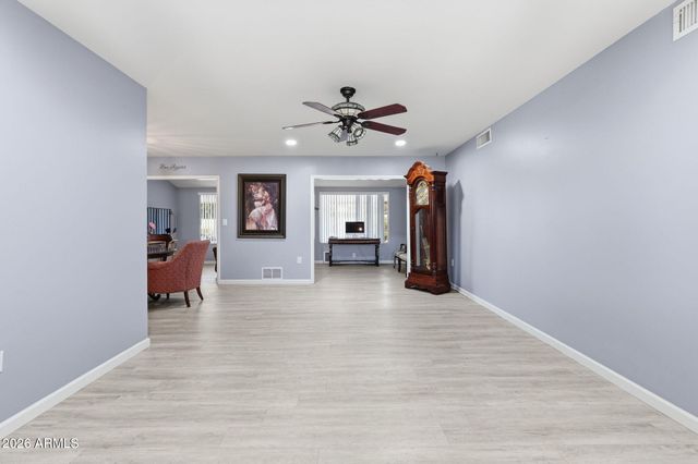 10734 W Saratoga Circle, Sun City, AZ 85351