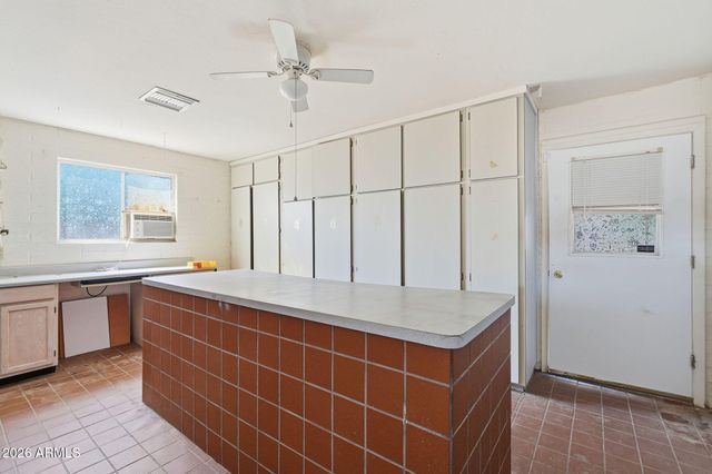 10734 W Saratoga Circle, Sun City, AZ 85351