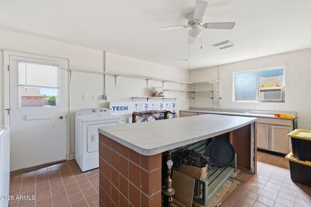 10734 W Saratoga Circle, Sun City, AZ 85351