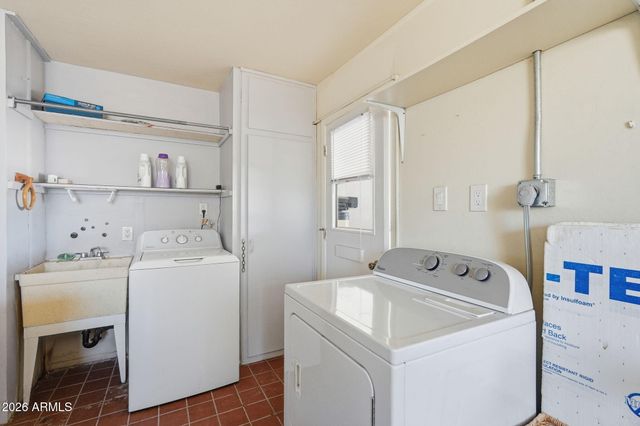 10734 W Saratoga Circle, Sun City, AZ 85351