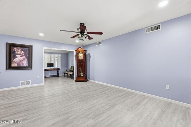 10734 W Saratoga Circle, Sun City, AZ 85351