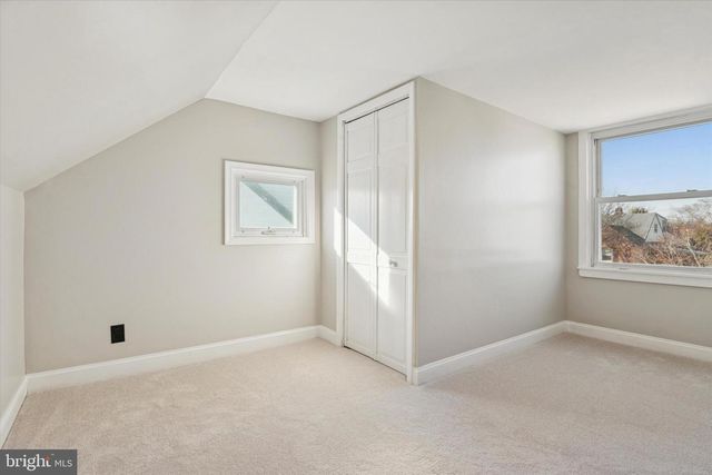 20 NEELD LN, Aston, PA 19014