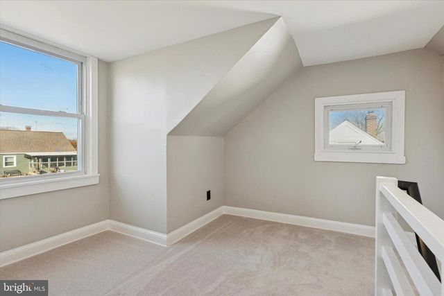 20 NEELD LN, Aston, PA 19014