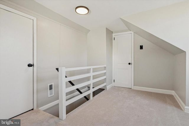 20 NEELD LN, Aston, PA 19014