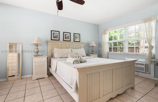 2033 NE 33rd Ave 3, Fort Lauderdale, FL 33305