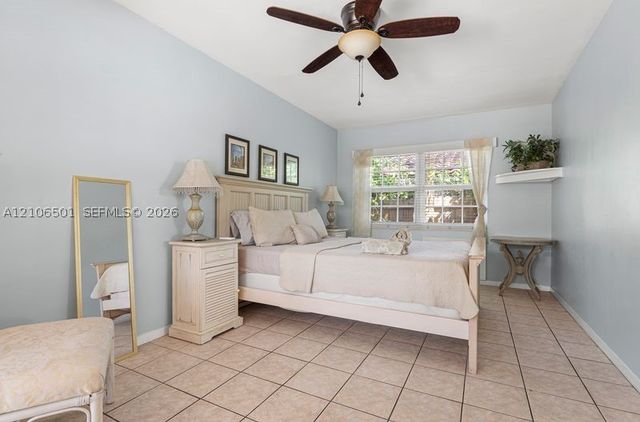 2033 NE 33rd Ave 3, Fort Lauderdale, FL 33305