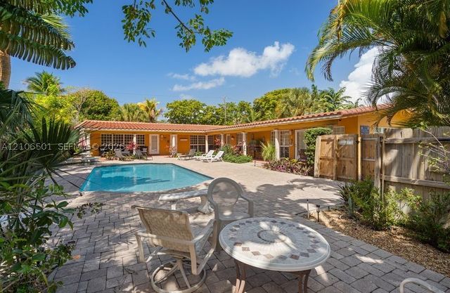 2033 NE 33rd Ave 3, Fort Lauderdale, FL 33305