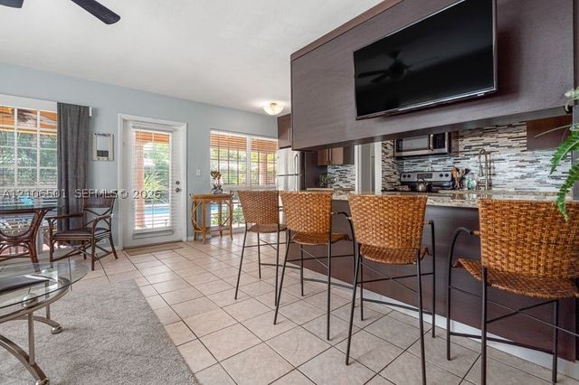 2033 NE 33rd Ave 3, Fort Lauderdale, FL 33305