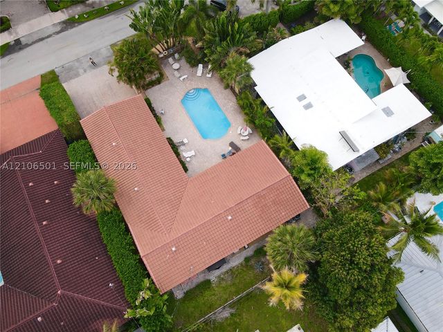 2033 NE 33rd Ave 3, Fort Lauderdale, FL 33305