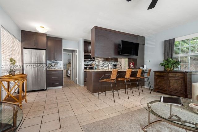 2033 NE 33rd Ave 3, Fort Lauderdale, FL 33305