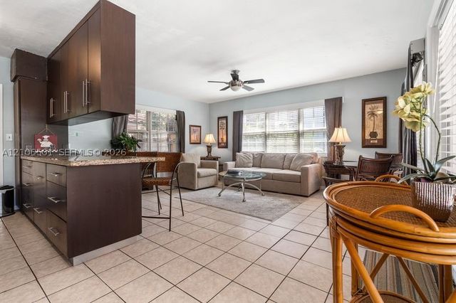 2033 NE 33rd Ave 3, Fort Lauderdale, FL 33305