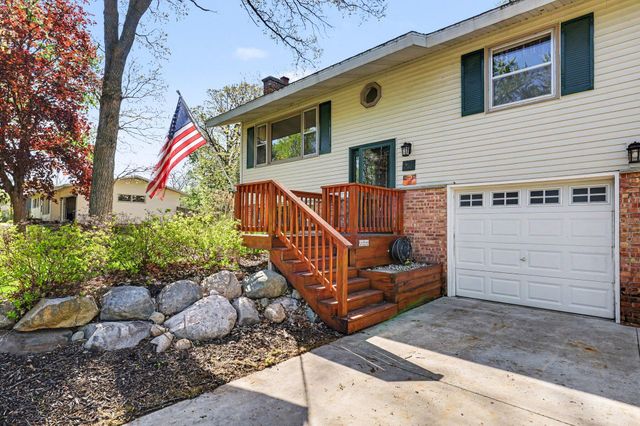 1422 Maplewood Drive, Jenison, MI 49428