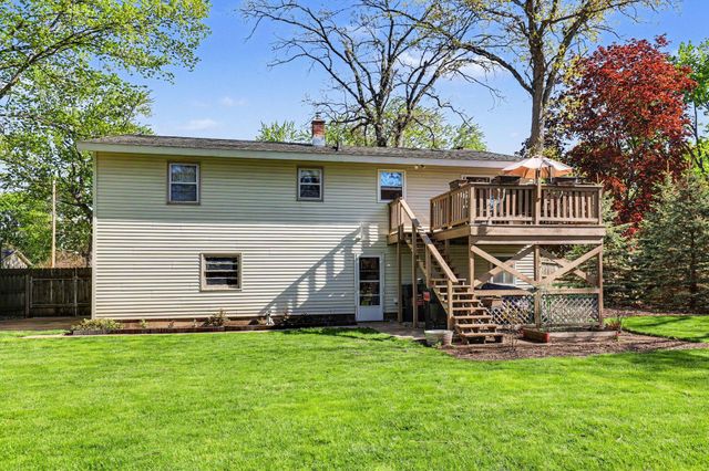 1422 Maplewood Drive, Jenison, MI 49428
