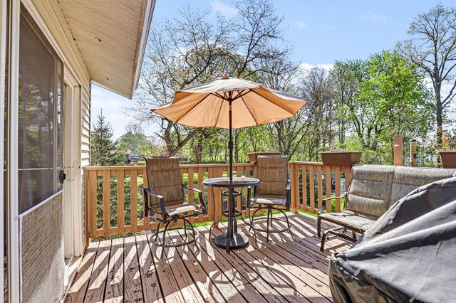 1422 Maplewood Drive, Jenison, MI 49428