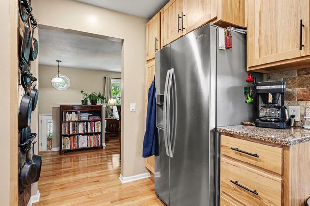 1422 Maplewood Drive, Jenison, MI 49428