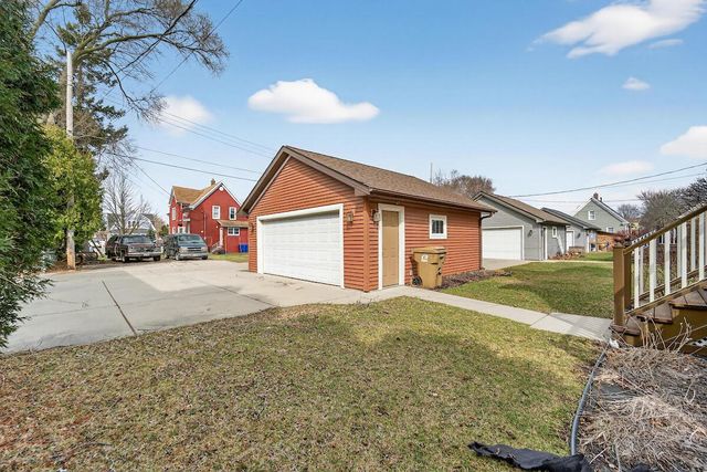 5422 22nd AVENUE, Kenosha, WI 53140