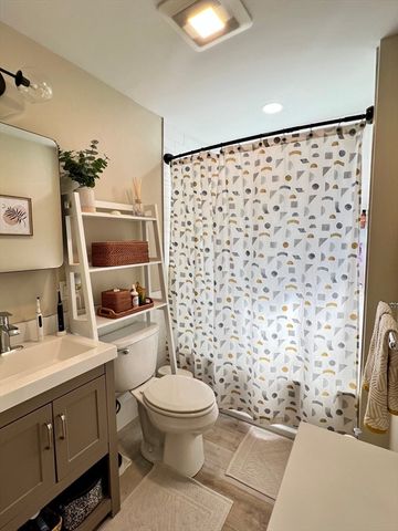 3 Howard Pl C, Boston, MA 02125