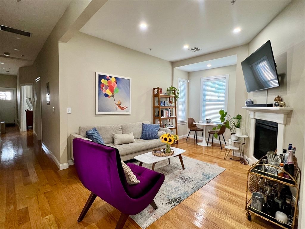 3 Howard Pl C, Boston, MA 02125