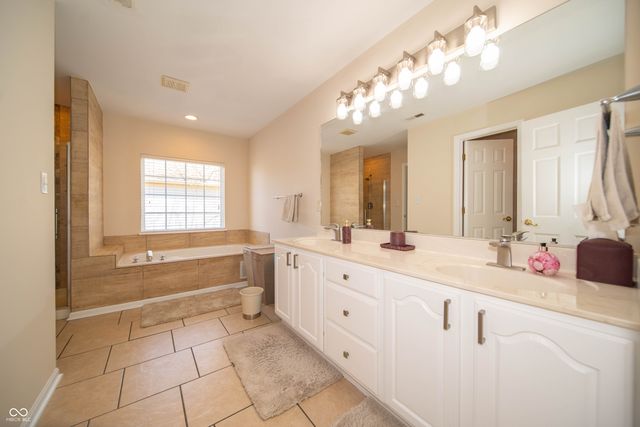 10113 Parkshore Drive, Fishers, IN 46038