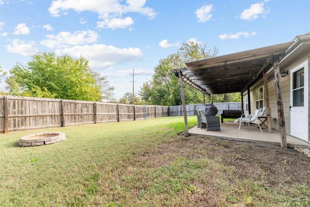 3013 Stone Creek Ct, Salina, KS 67401