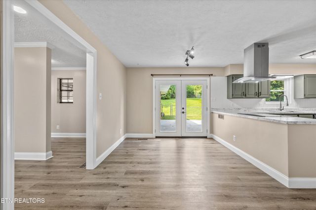 4633 Island Home Pike, Knoxville, TN 37920