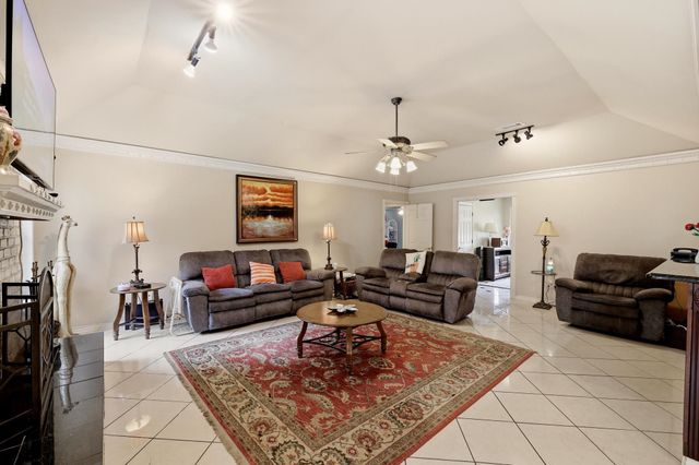1816 Northwood Court, Longview, TX 75605
