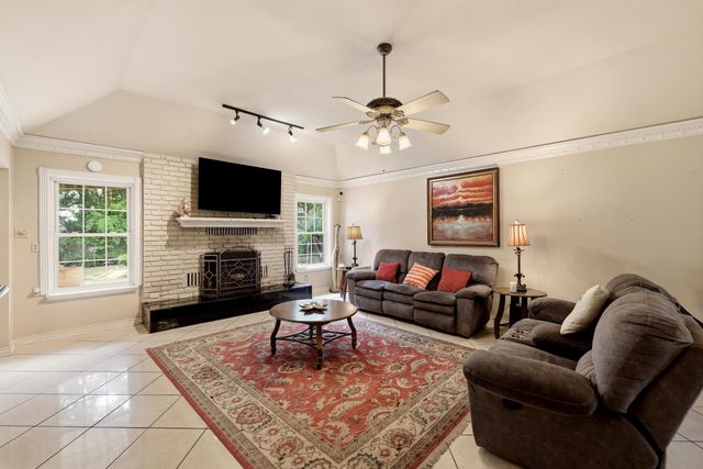 1816 Northwood Court, Longview, TX 75605