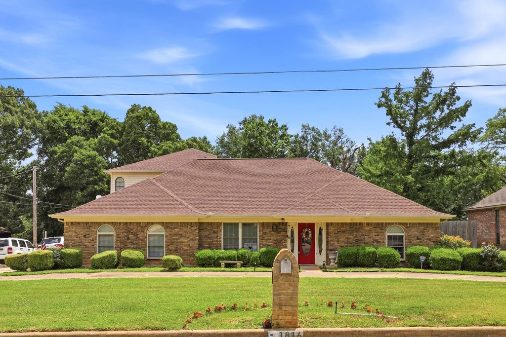 1816 Northwood Court, Longview, TX 75605