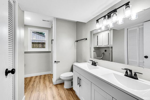 1356 Hampshire Drive, South Bend, IN 46614