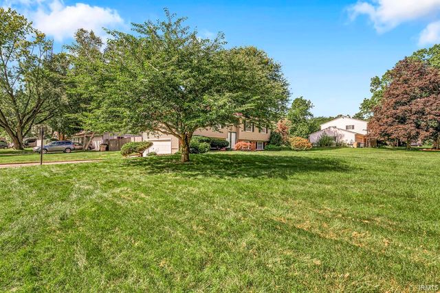 1356 Hampshire Drive, South Bend, IN 46614