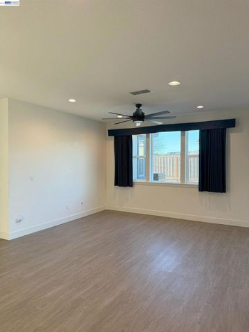 619 Heathridge Street, Manteca, CA 95336