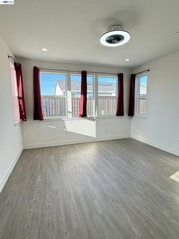 619 Heathridge Street, Manteca, CA 95336