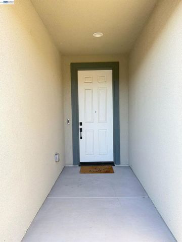 619 Heathridge Street, Manteca, CA 95336