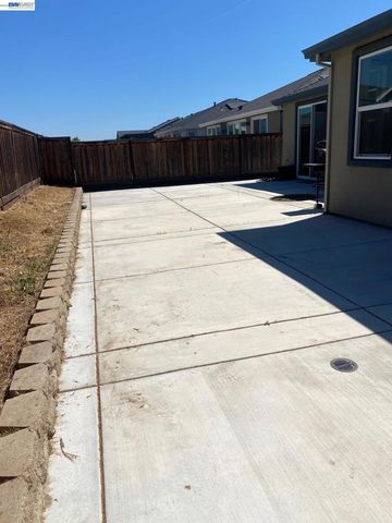 619 Heathridge Street, Manteca, CA 95336