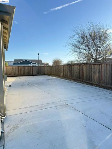 619 Heathridge Street, Manteca, CA 95336