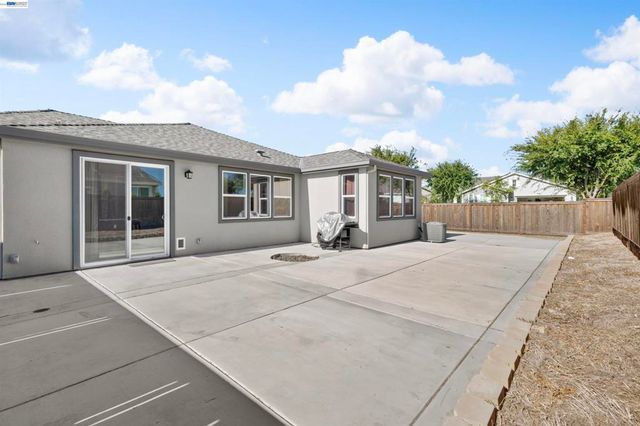 619 Heathridge Street, Manteca, CA 95336