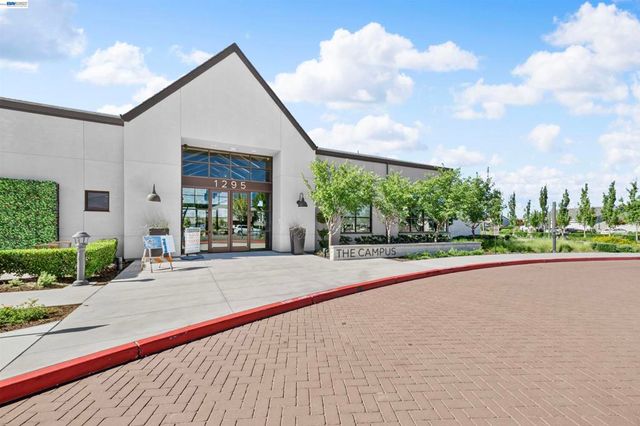 619 Heathridge Street, Manteca, CA 95336