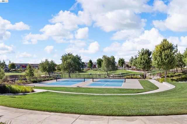 619 Heathridge Street, Manteca, CA 95336